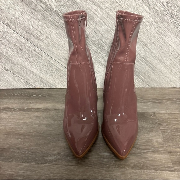 Steve Madden Elwyn Skin Tight Ankle Bootie Glossy Mauve Heeled Boots Size 8.5 - Picture 3 of 9